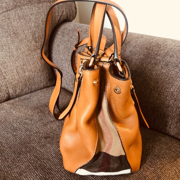 Burberry leather and cloth very clean inside and out still like new small size - Picture 6 of 8